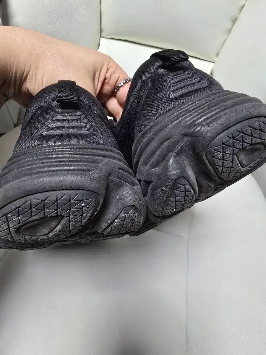 HOKA ONE ONE ホカオネオネ ボンダイ 8 ワイド ブラック 250mm