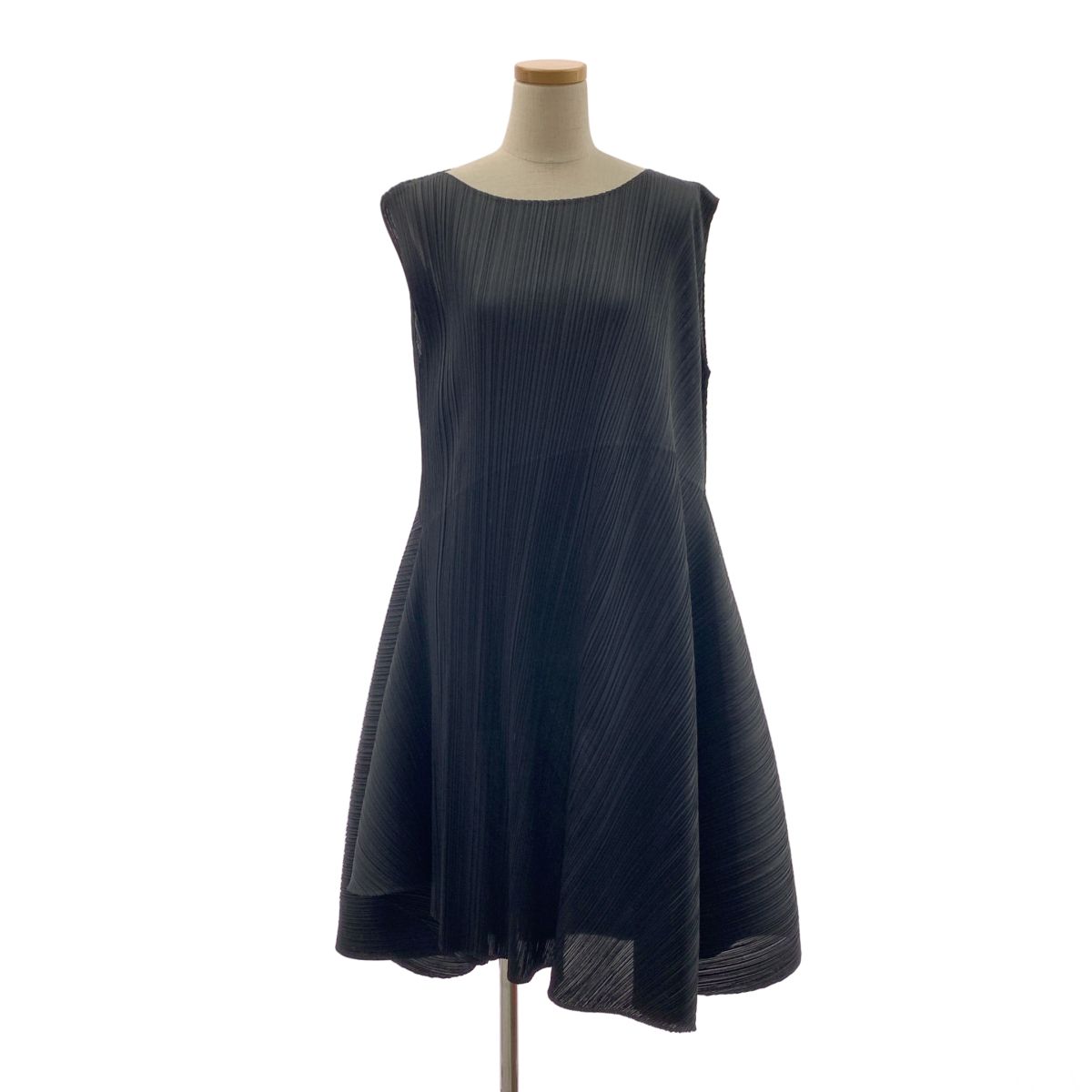 PLEATS PLEASE ISSEY MIYAKE / プリーツプリーズイッセイミヤケ | プリーツ ノースリーブ ワンピース | 5 | ブラック | レディース 15,416円