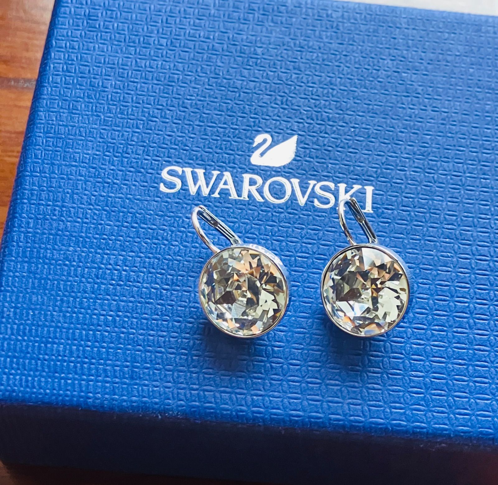 スワロフスキーSwarovski Bella Clear Crystal ピアス - メルカリ