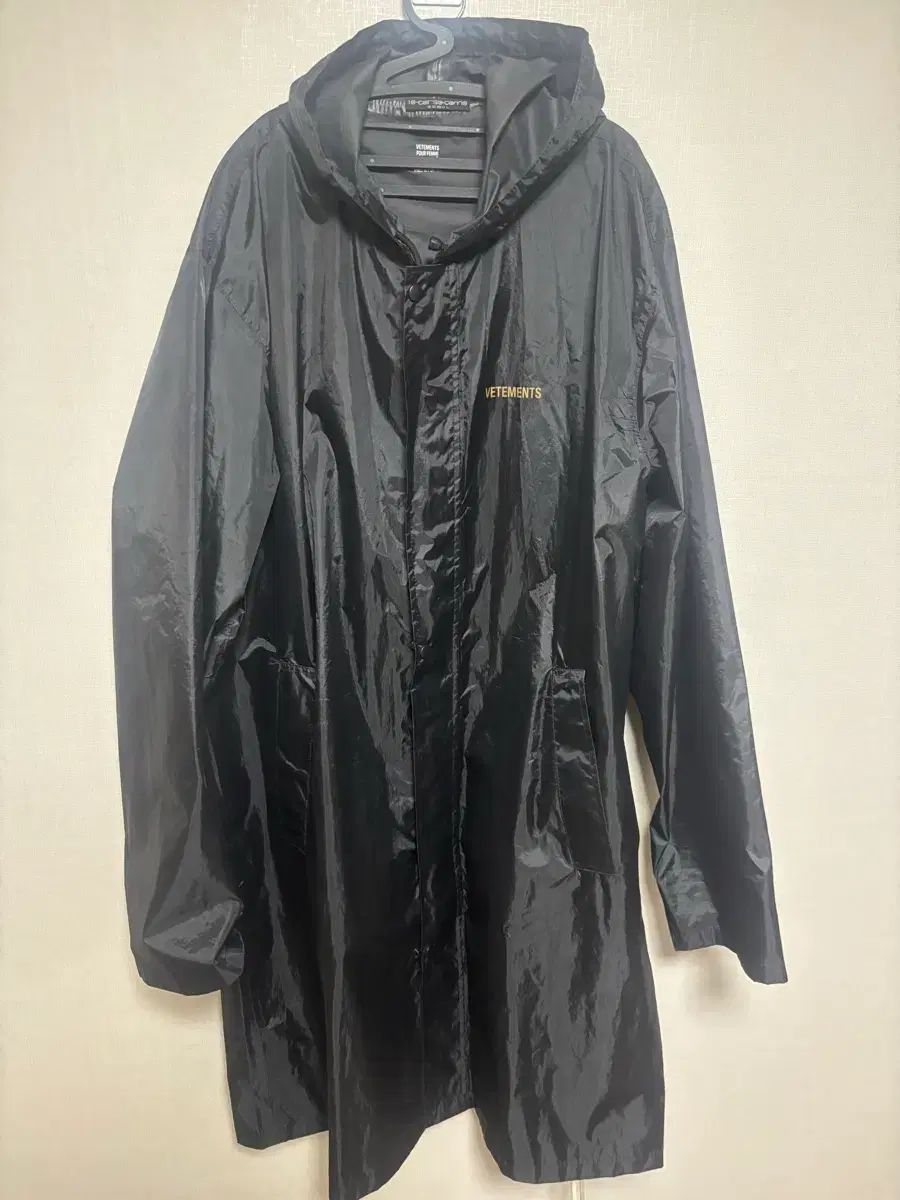 VETEMENTS ヴェトモン 初回版 レインコート ブラック