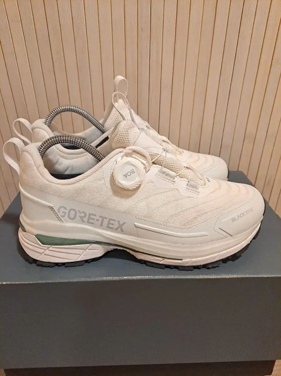 BLACK YAK ブラックヤク ゴアテックス GORE-TEX BOA 등산화 白 235サイズ 6,322円