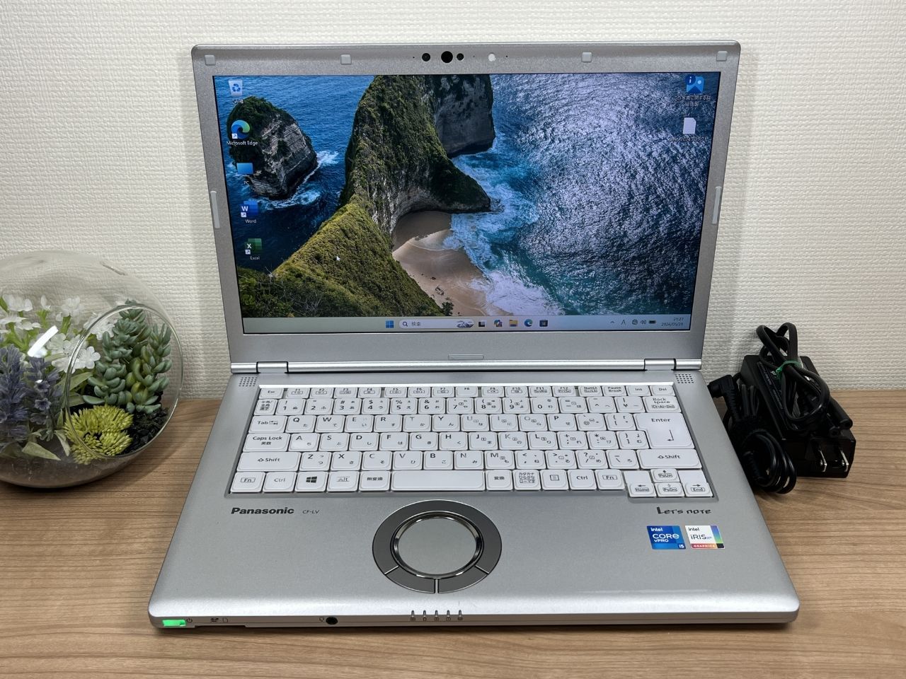 LTEモデル〉0553 Panasonic CF-LV1 16GB/256GB 第11世代 14型大画面 office2024 ノートパソコン