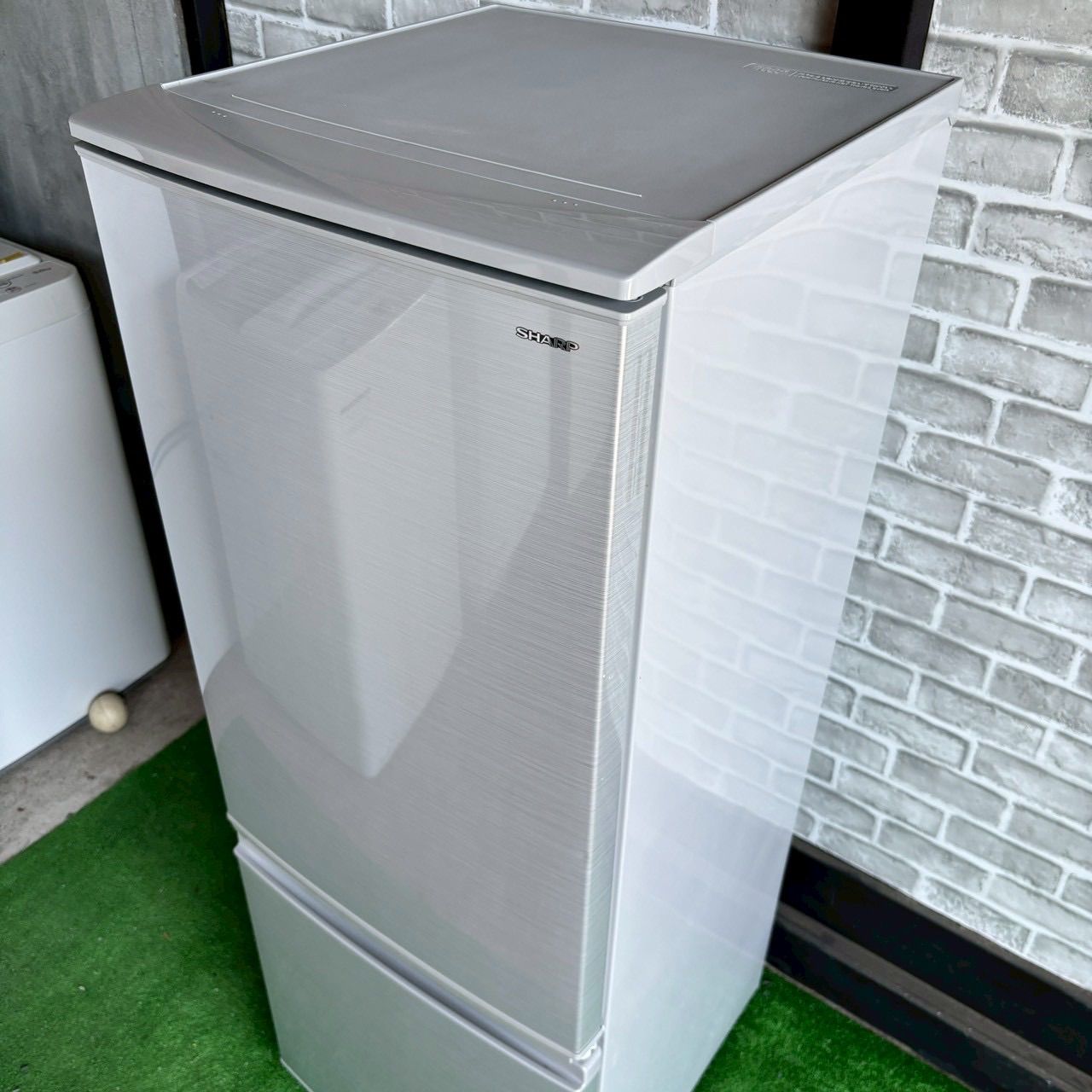 SHARP シャープ 冷蔵庫 167L シルバー ホワイト 2ドア 大容量 2018年製 SHARP シャープ 冷蔵庫 167L シルバー ホワイト 2ドア 大容量 2018年製