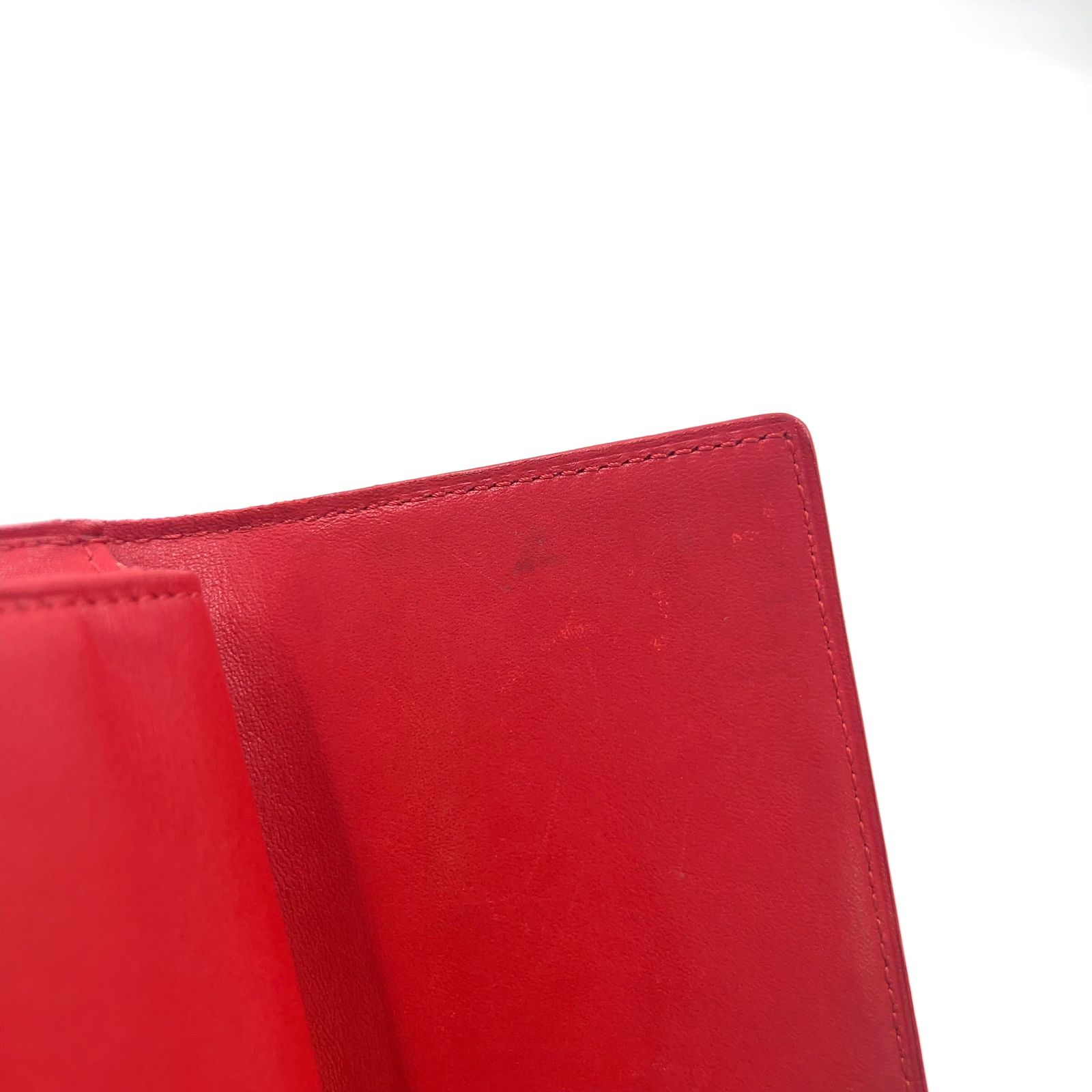 新着】LOUIS VUITTON ポルトトレゾール インターナショナル エピ エピ