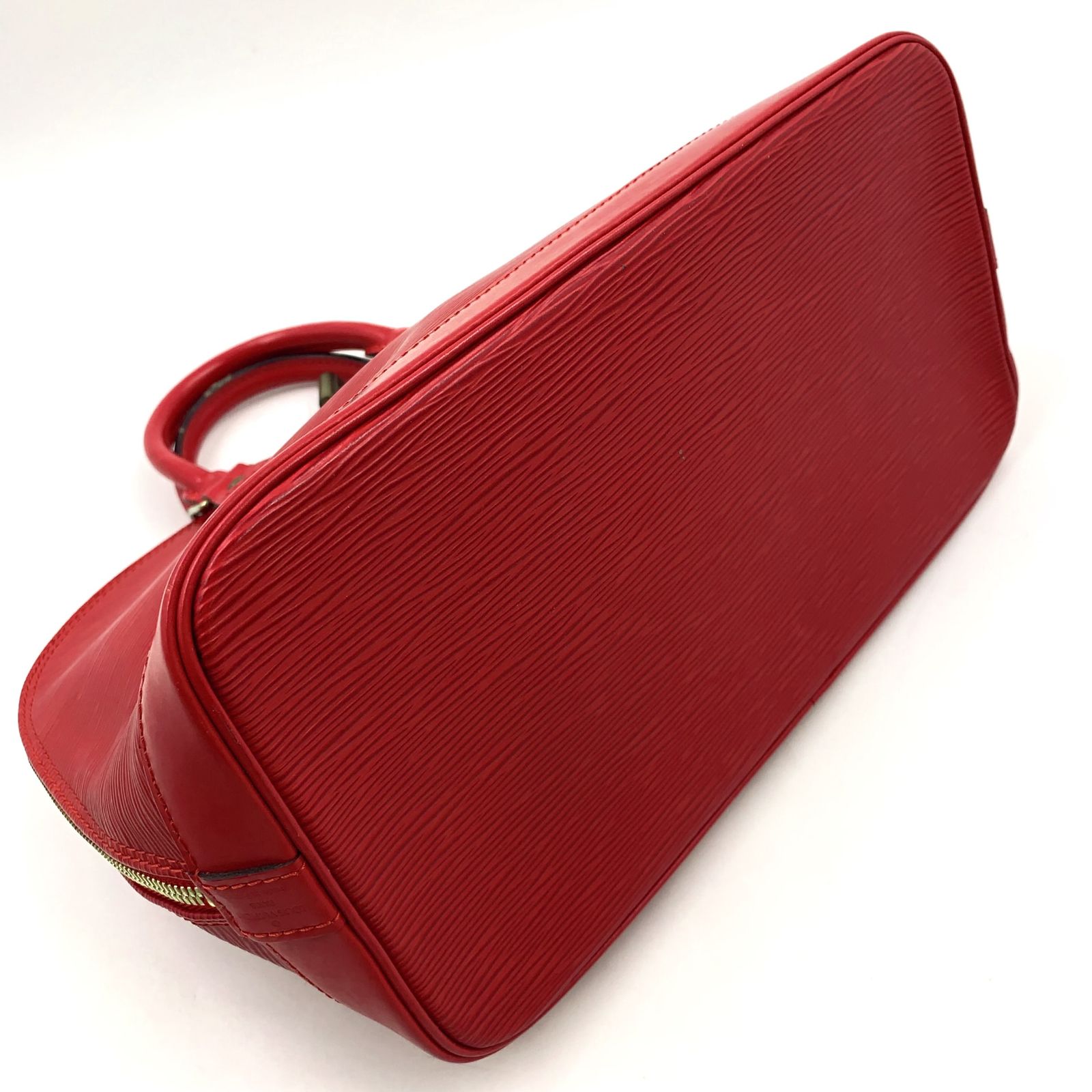 新着】LOUIS VUITTON アルマ エピ エピ カスティリアンレッド レザー 新着】LOUIS VUITTON アルマ エピ エピ カスティリアンレッド レザー