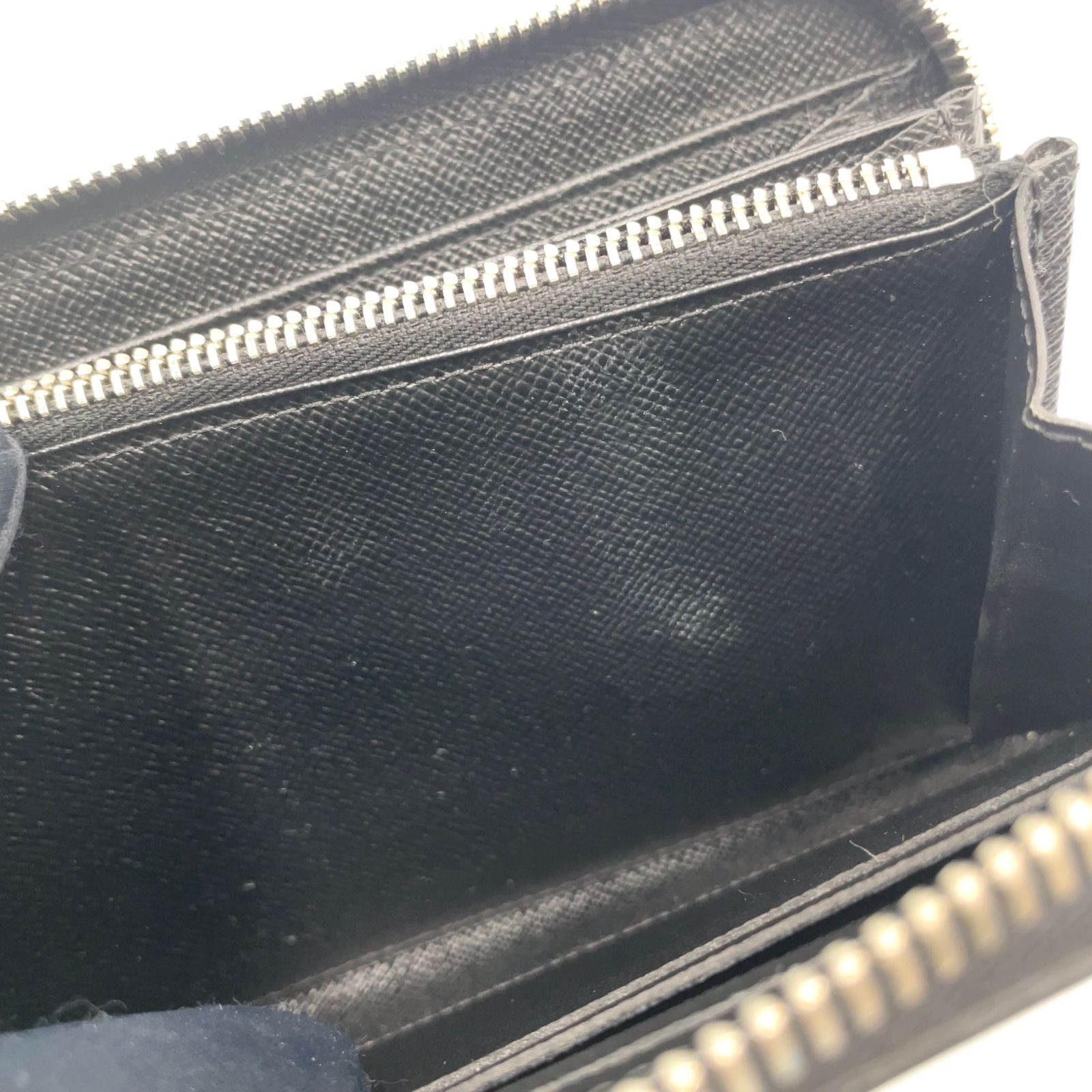 LOUIS VUITTON ジッピーウォレット エピ エピ ノワール レザー