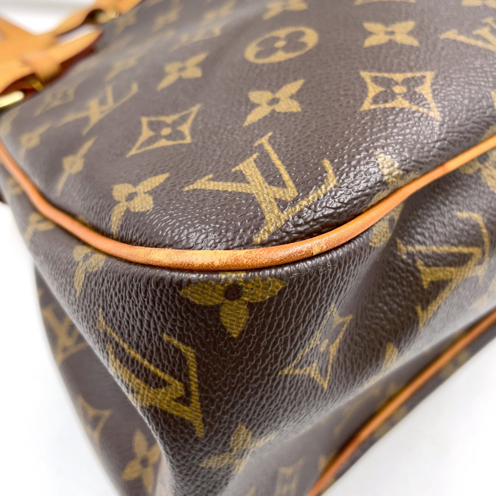 新着】LOUIS VUITTON バティニョール オリゾンタル モノグラム 
