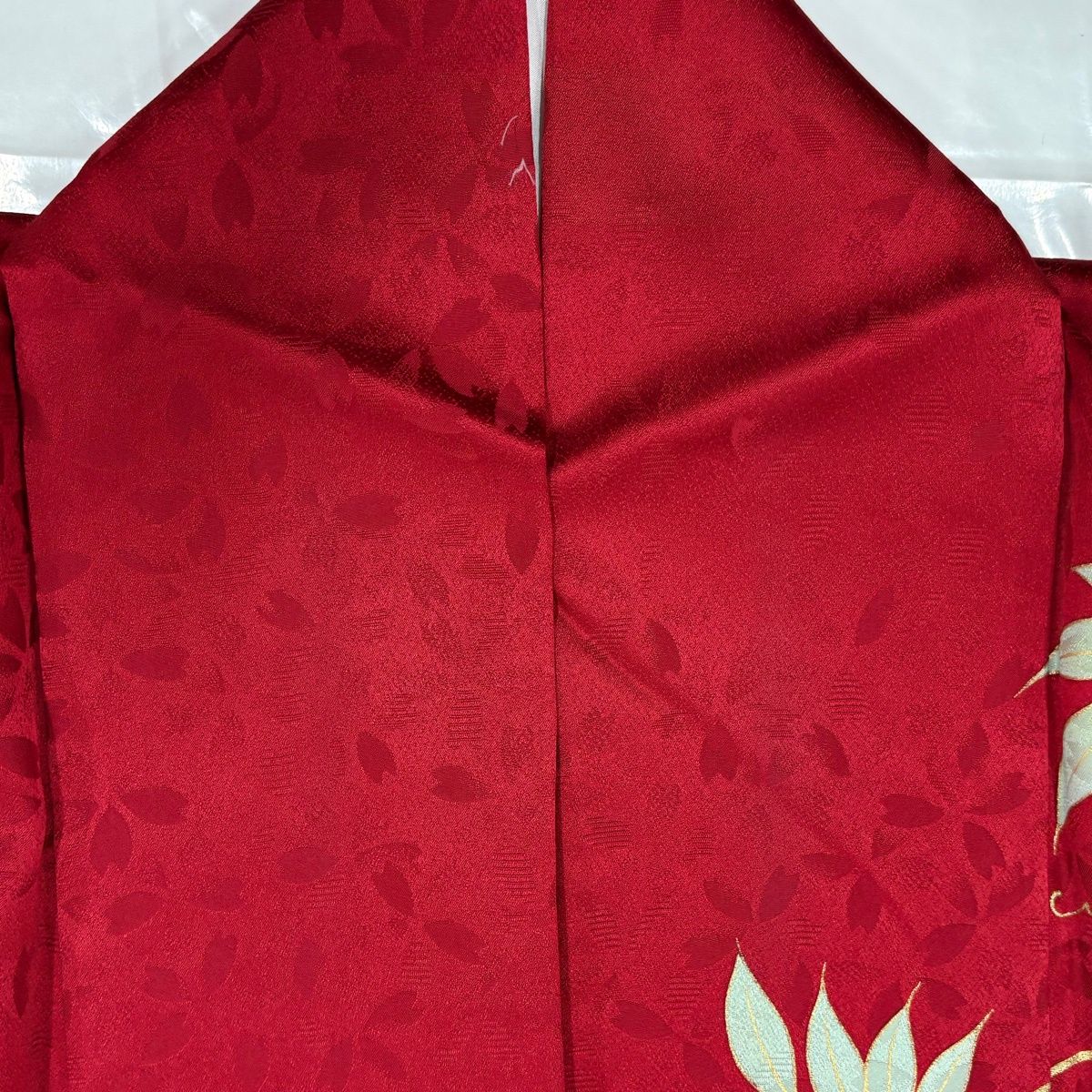 振袖 身丈157cm 裄丈64cm M 袷 鈴 藤 金糸 金彩 赤 正絹 秀品 【中古