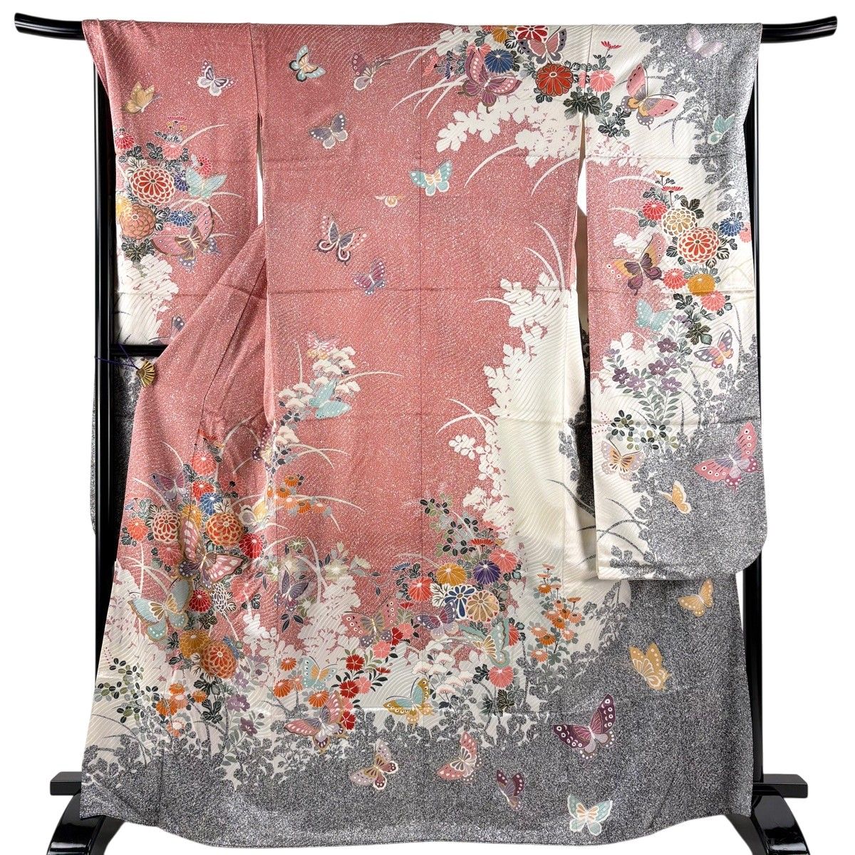振袖 身丈166.5cm 裄丈67cm M 袷 蝶 菊 金糸 金彩 ピンク 正絹 秀品 【中古】