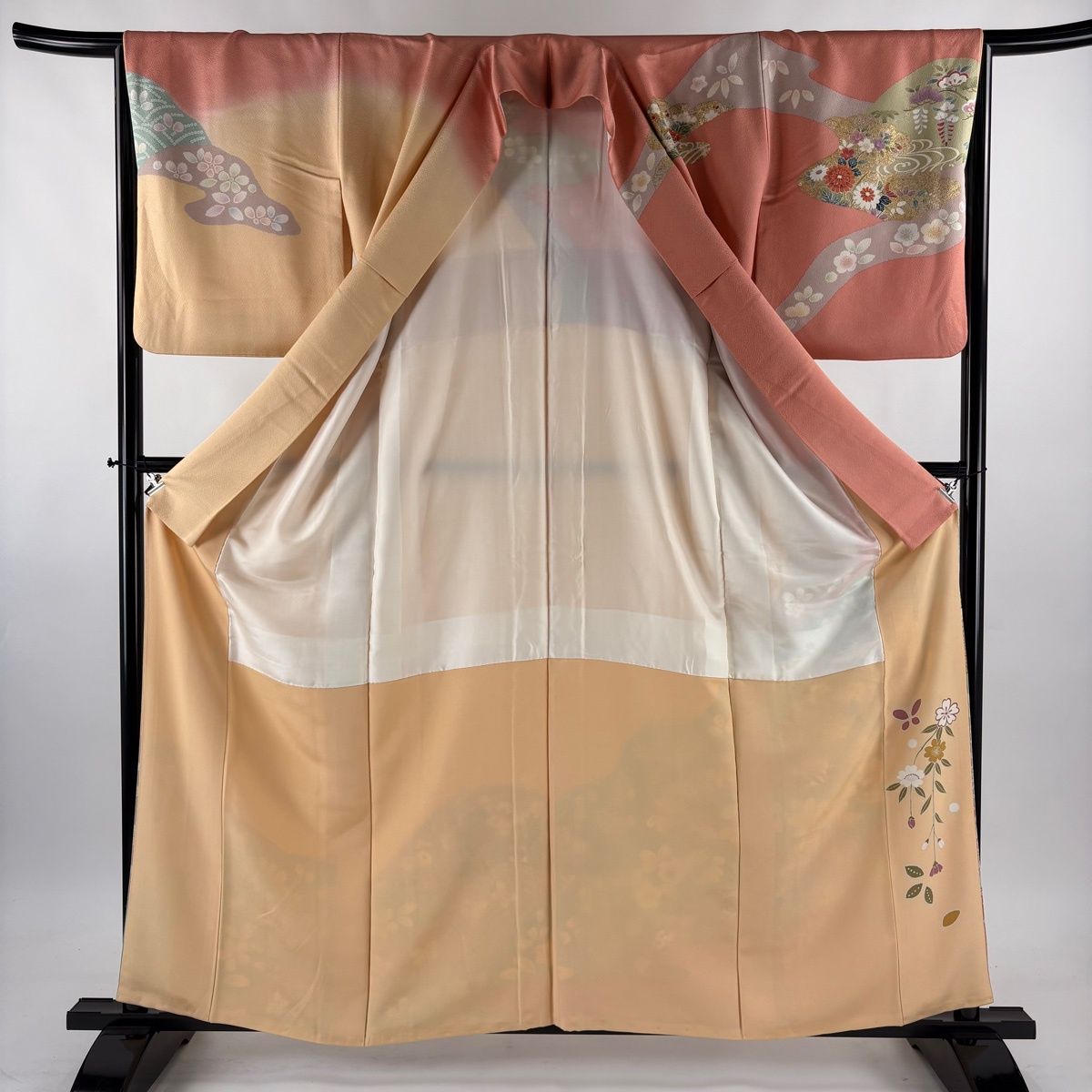 訪問着 身丈161cm 裄丈65.5cm M 袷 御所車 牡丹 金糸 金銀彩 サーモン