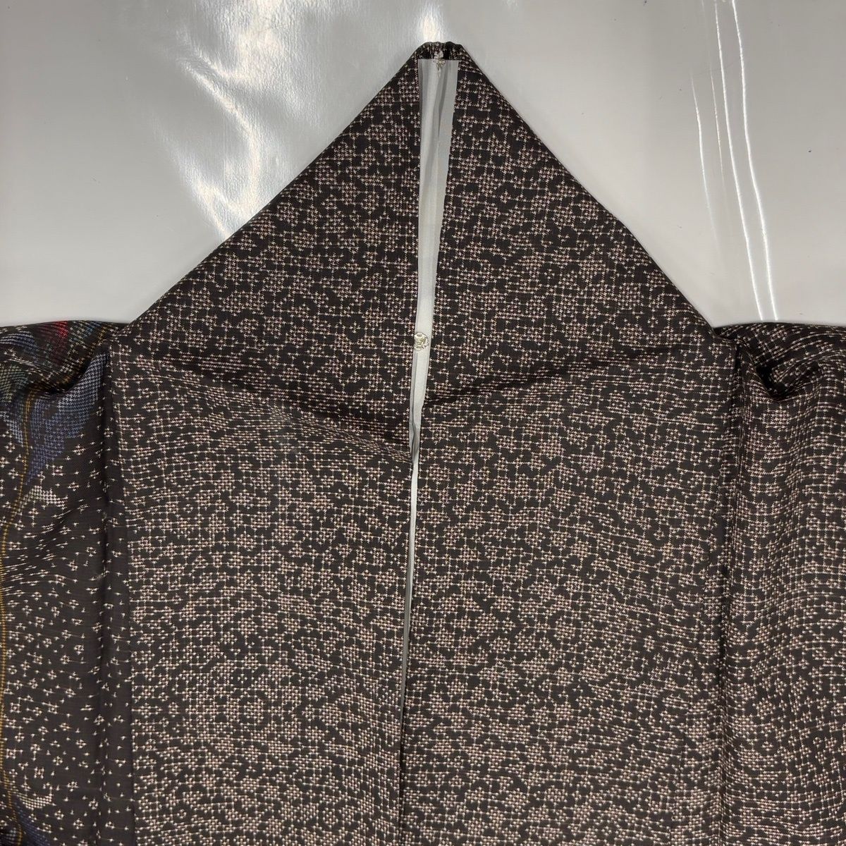 美品】 大島紬 身丈159cm 裄丈63.5cm S 袷 純泥染 証紙 草花 幾何学 焦