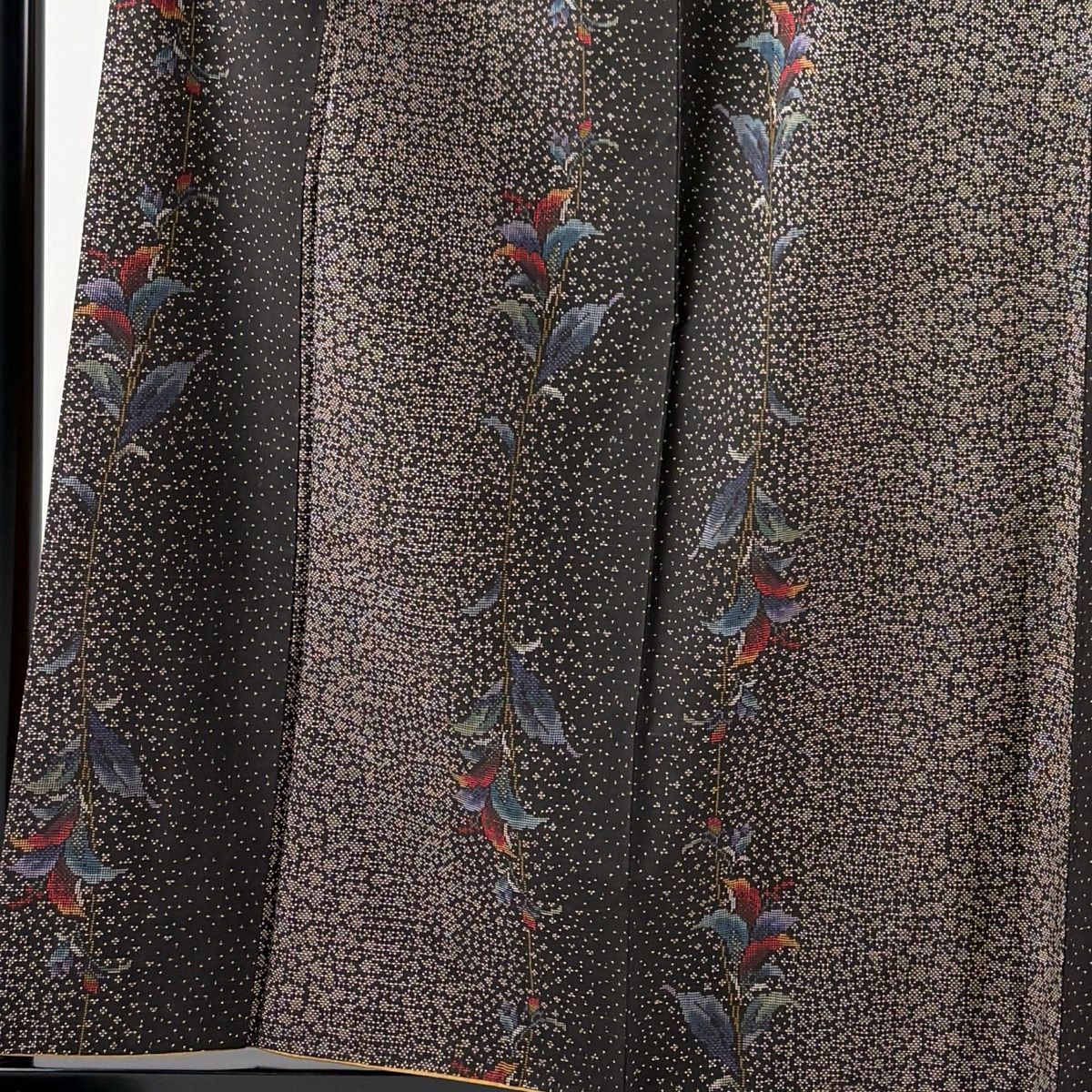 美品】 大島紬 身丈159cm 裄丈63.5cm S 袷 純泥染 証紙 草花 幾何学 焦