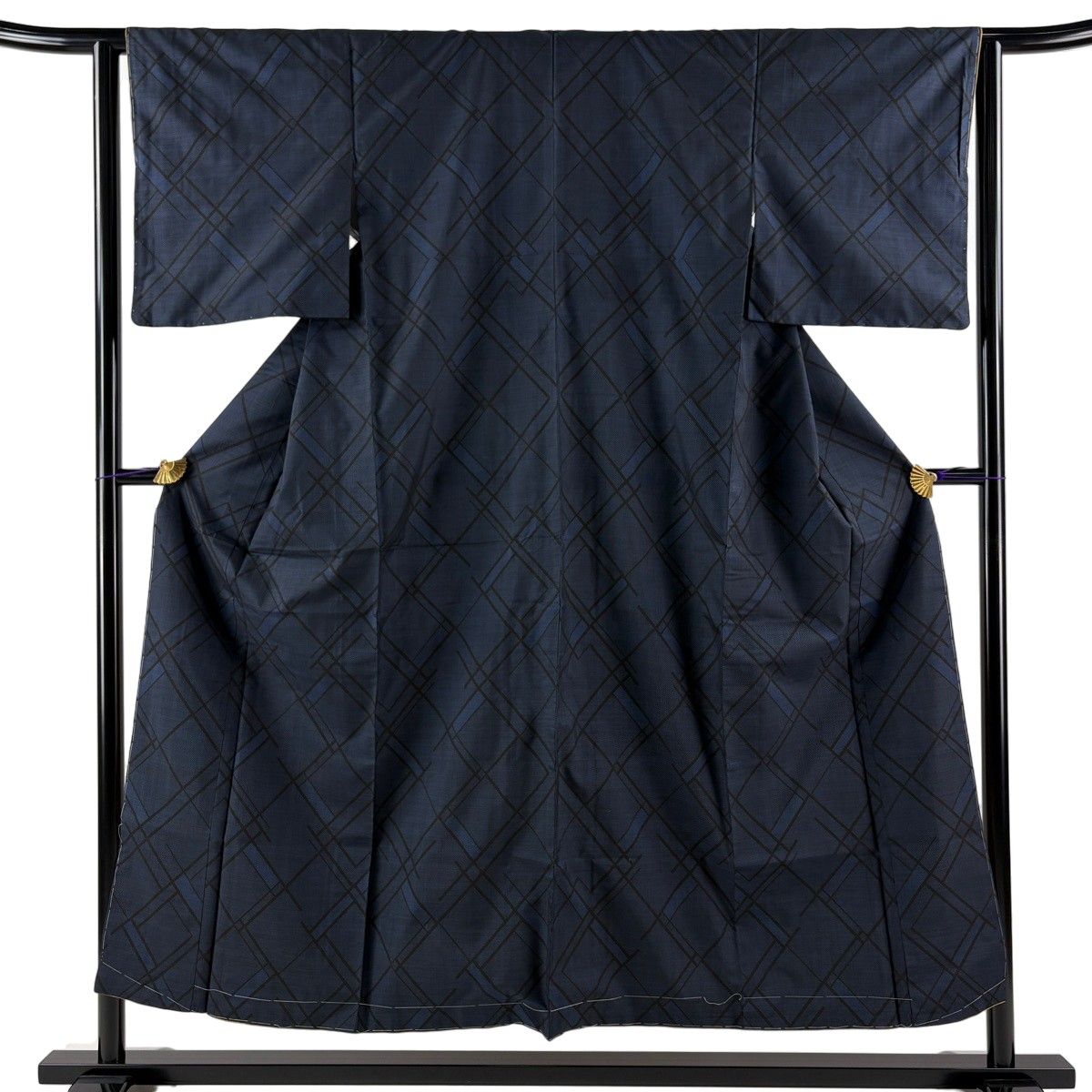紬 身丈152cm 裄丈62.5cm S 袷 幾何学模様 紺色 正絹 秀品 【中古 紬 身丈152cm 裄丈62.5cm S 袷 幾何学模様 紺色 正絹 秀品 【中古