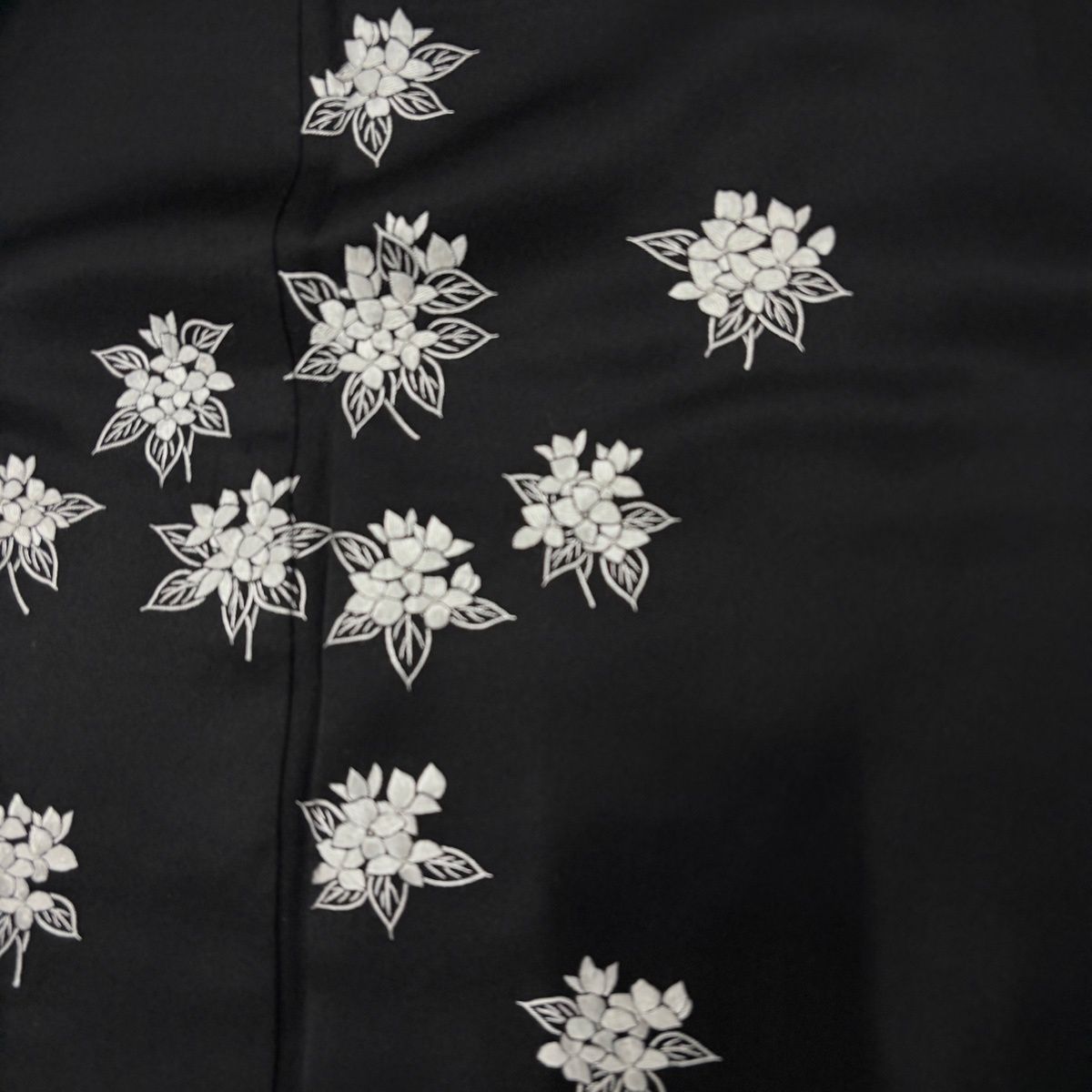 付下げ 身丈160.5cm 裄丈64cm M 袷 草花 刺繍 黒 正絹 秀品 【中古