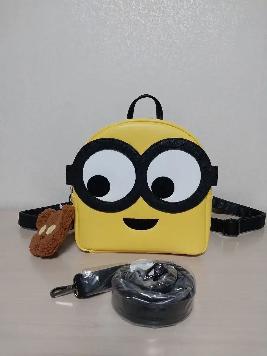 ラウンジフライ ミニオンズ キャラクター バックパック ショルダーバッグ 新品