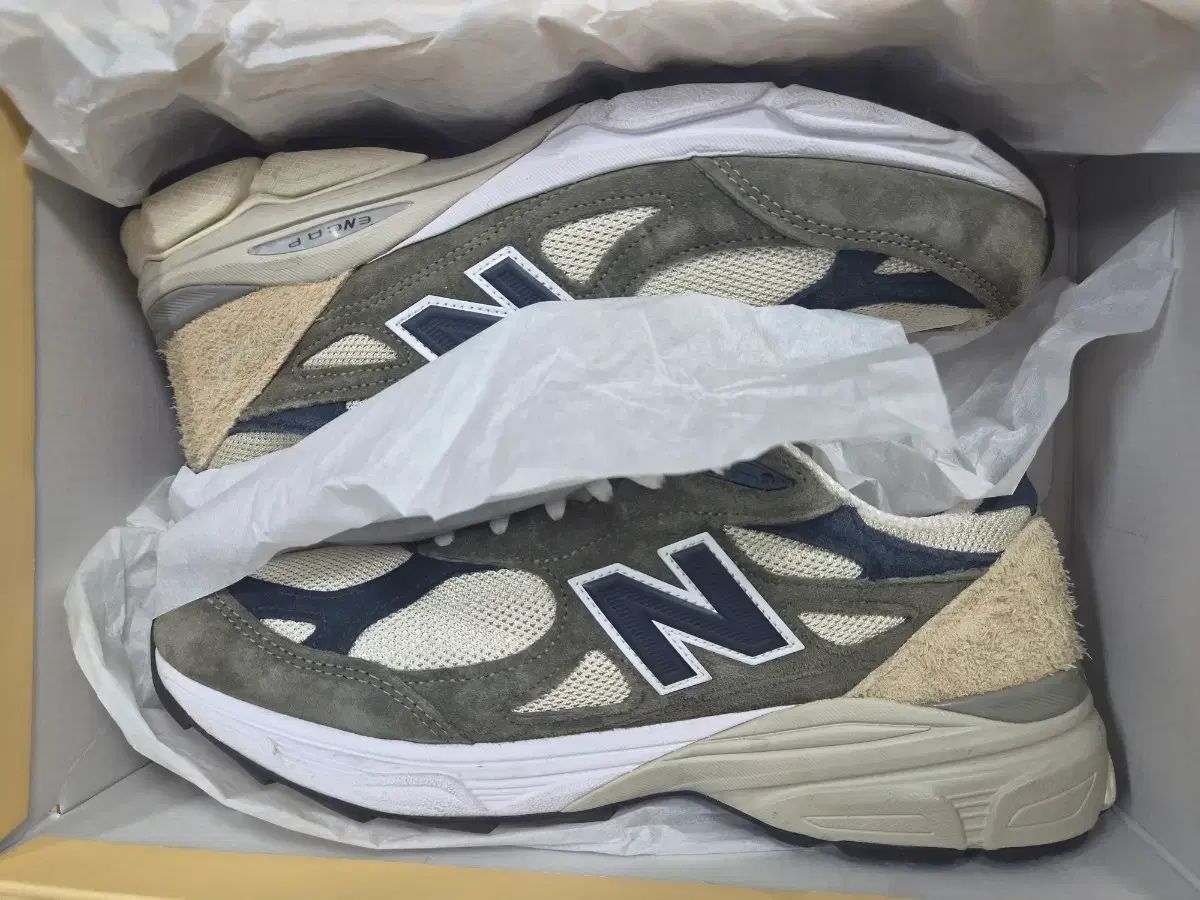ニューバランス 990v3 オリーブ 275