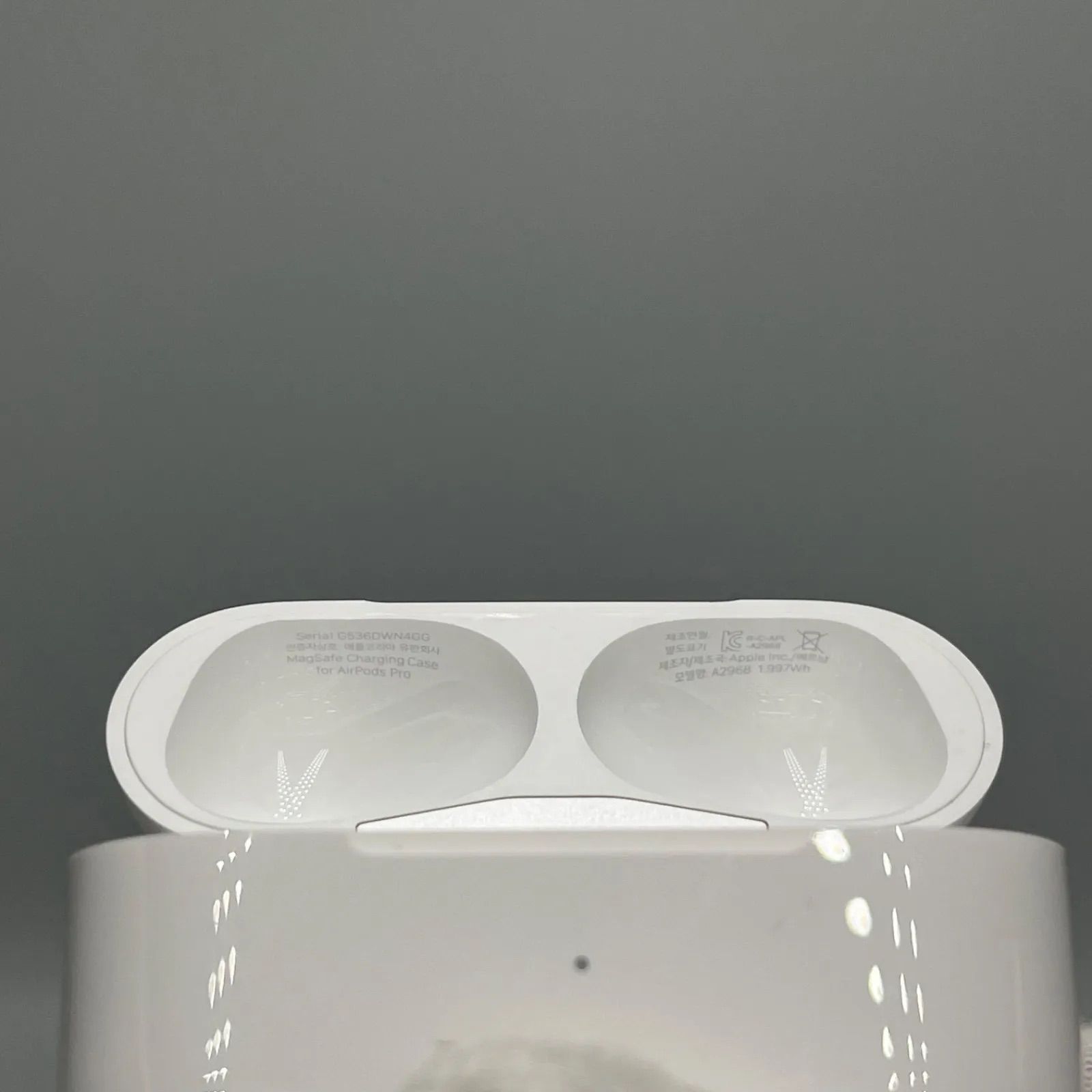 ジャンク品•美品】Apple AirPods Pro 第2世代 MagSafe充電ケース付き