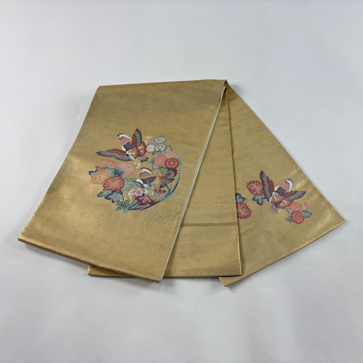 袋帯 秀品 落款 関西仕立て 鳥 菊 金糸 箔 金色 お太鼓柄 正絹 【中古