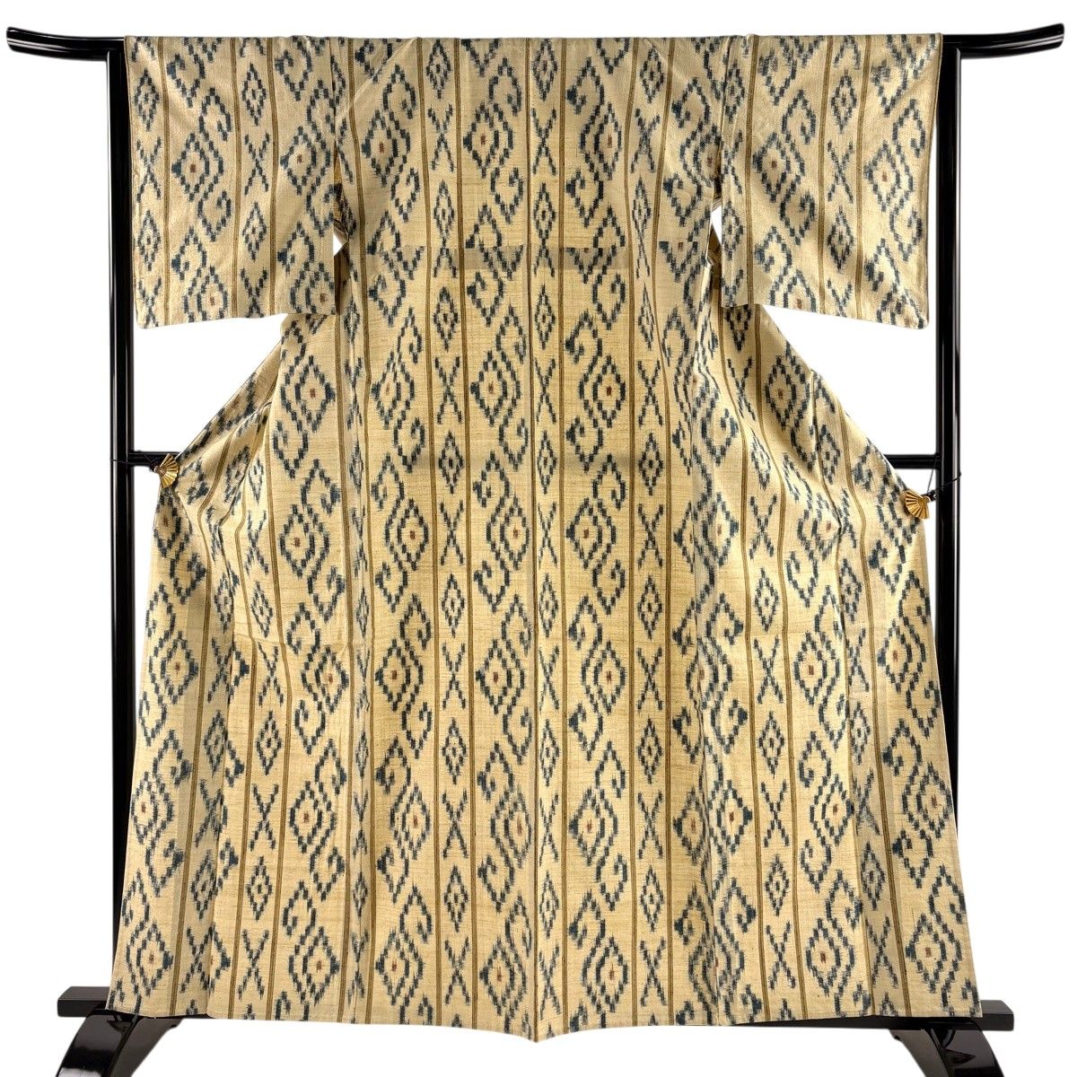 正絹　単衣　紬　縞柄　身丈（肩から）163.5㎝　身幅広め 美品】 紬 身丈162cm 裄丈64cm M 単衣 縦縞 幾何学 ベージュ 正絹 秀品