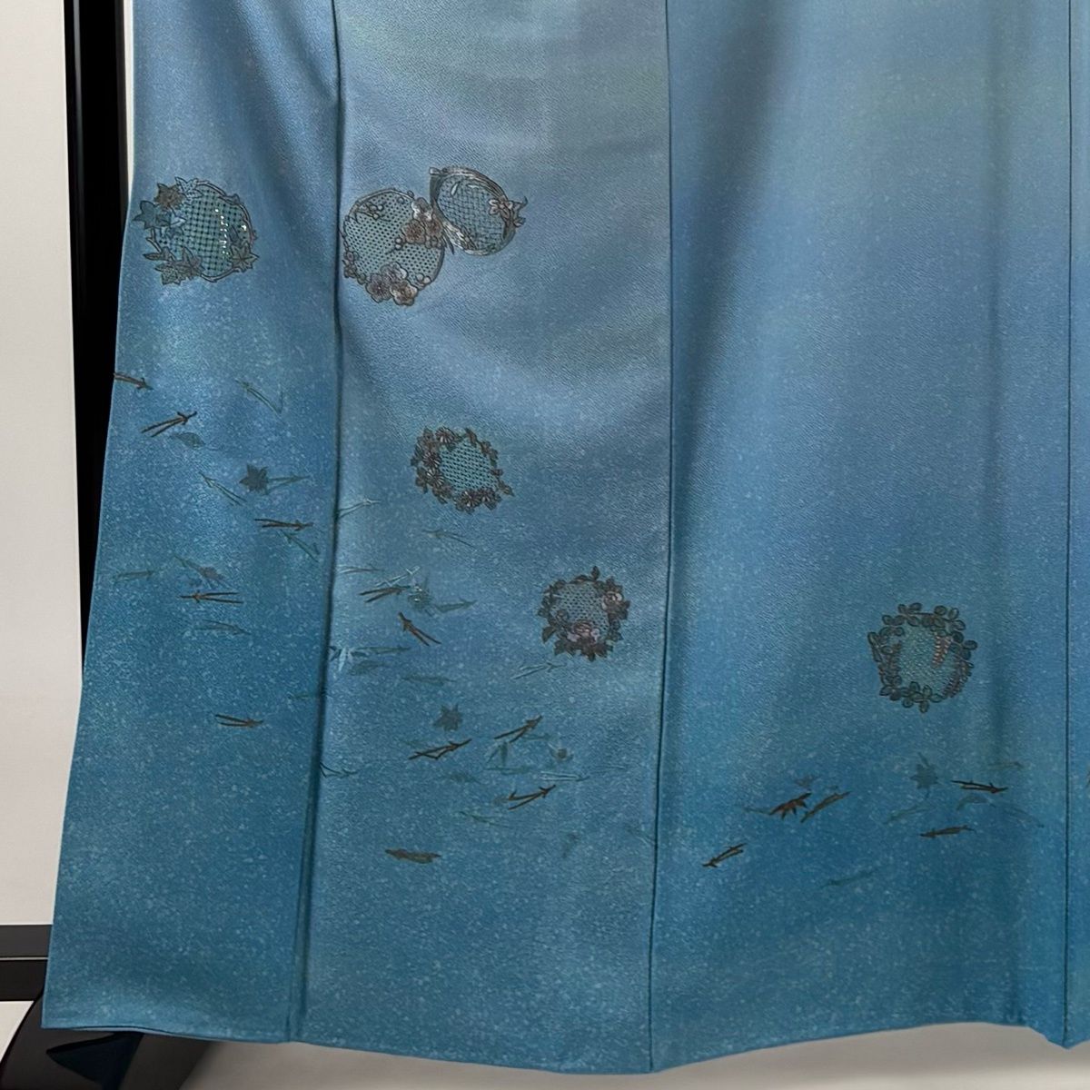 付下げ 身丈162cm 裄丈67cm M 袷 花丸文 吹き寄せ 箔 刺繍 水色 正絹