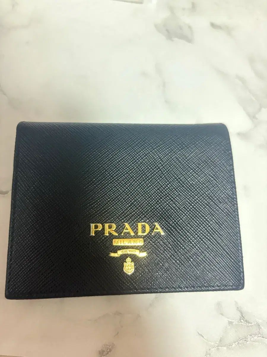 PRADA プラダ サフィアーノ 二つ折り財布 ブラック (正規品)