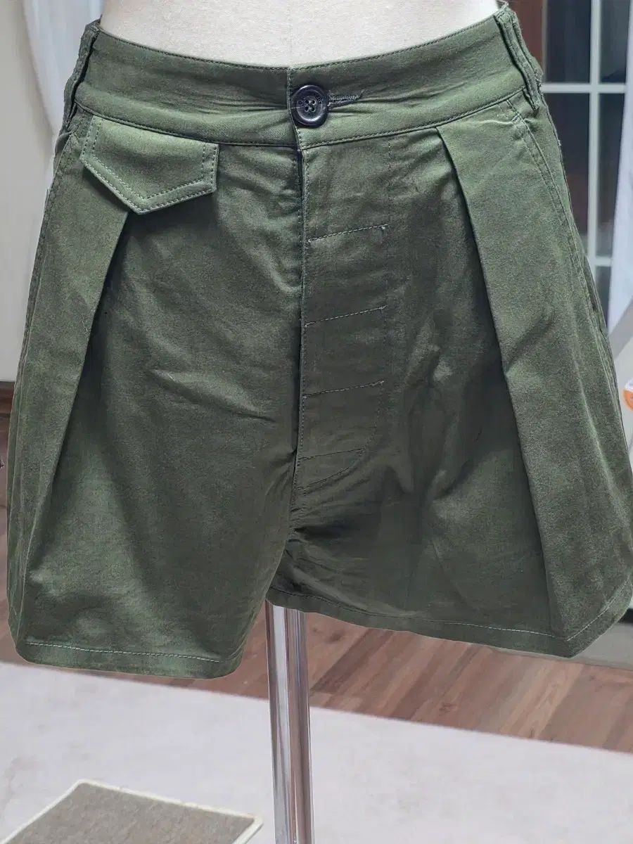 正規品 DSQUARED2 レディース ピンタック ハーフパンツ 38