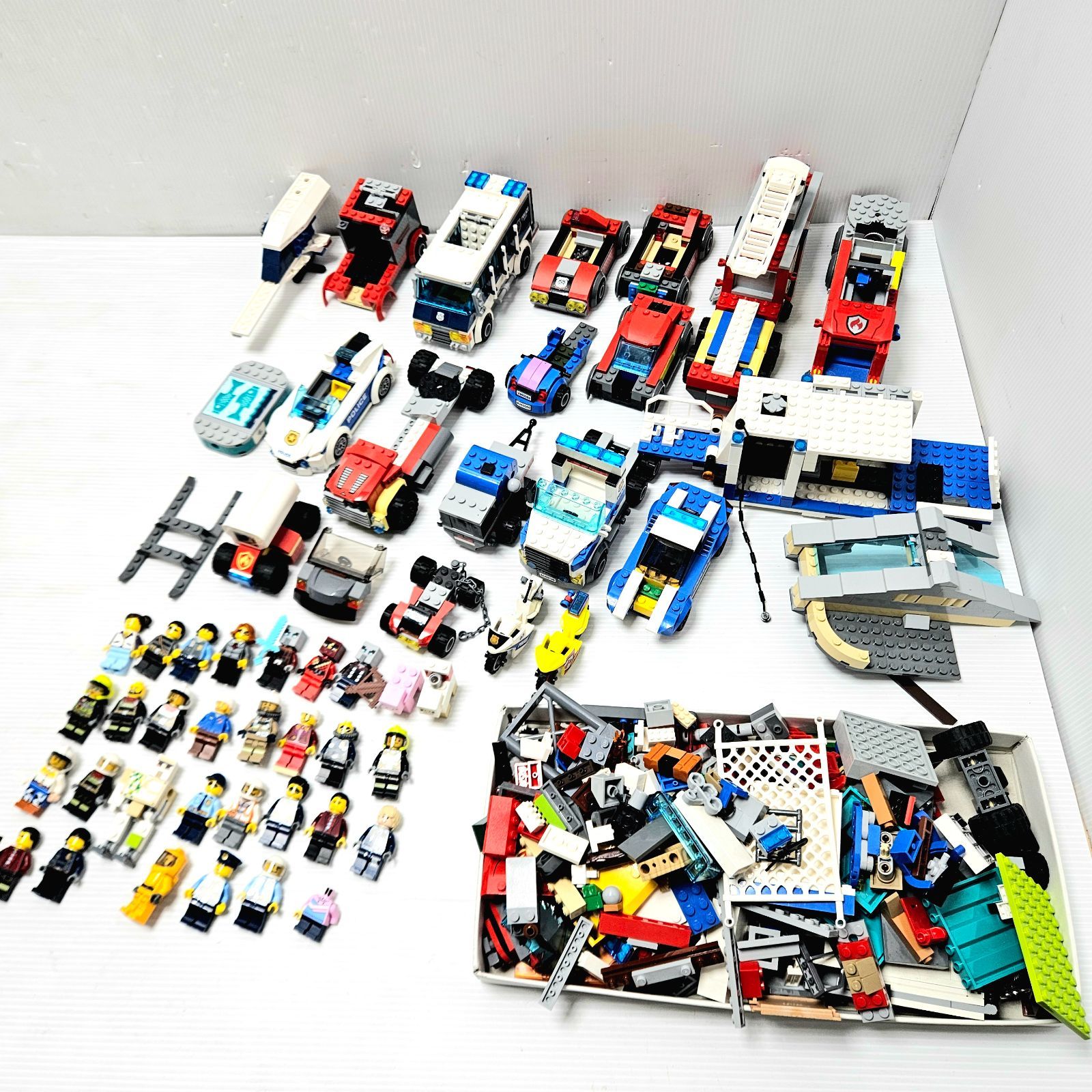 現状品】LEGO レゴ CITY 大量まとめ売り 約2.5kg ミニフィグ約30体 