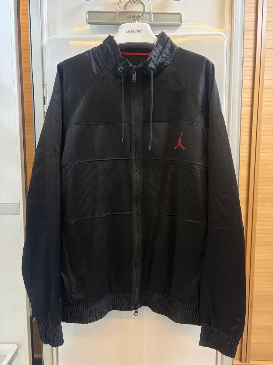 新品) ジョーダン ウィンドブレーカー ジャケット ブラック 95 M