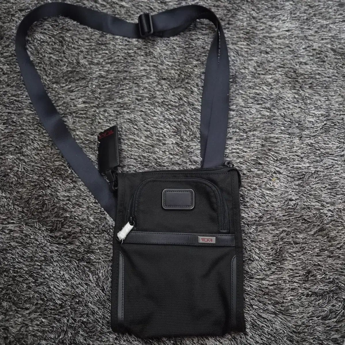 トゥミ アルファ 2 ポケットバッグ ブラック 新品