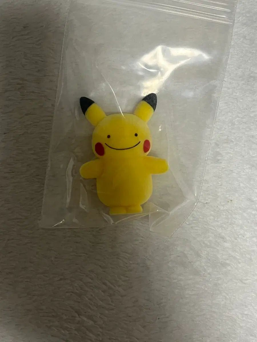 ピカチュウ フロッキーフィギュア 出品