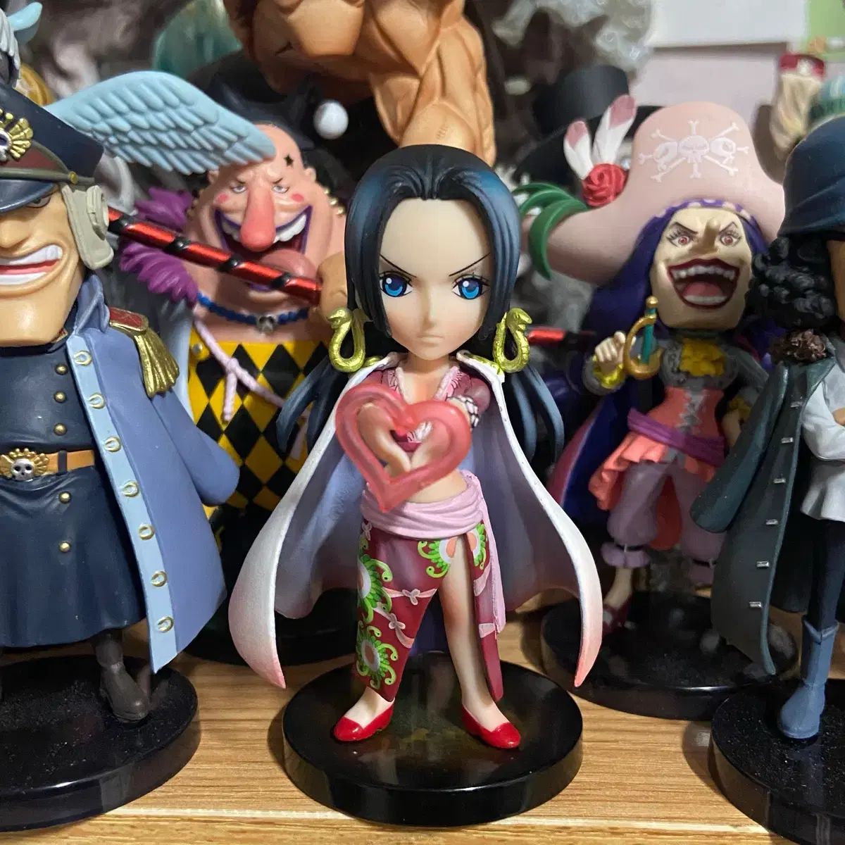 リーペイント ONE PIECE ワールドコレクタブル 王下七武海 ハンコック WORLD Collector's Edition フィギュア