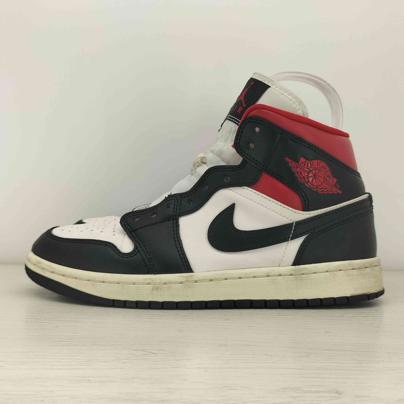 ジョーダンブランド JORDAN BRAND WMNS AIR JORDAN 1 MID ウィメンズ 