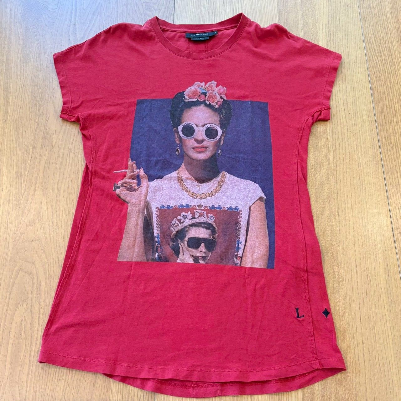 LES BENJAMINS グラフィックTシャツ 赤 フォトプリント 半袖 
