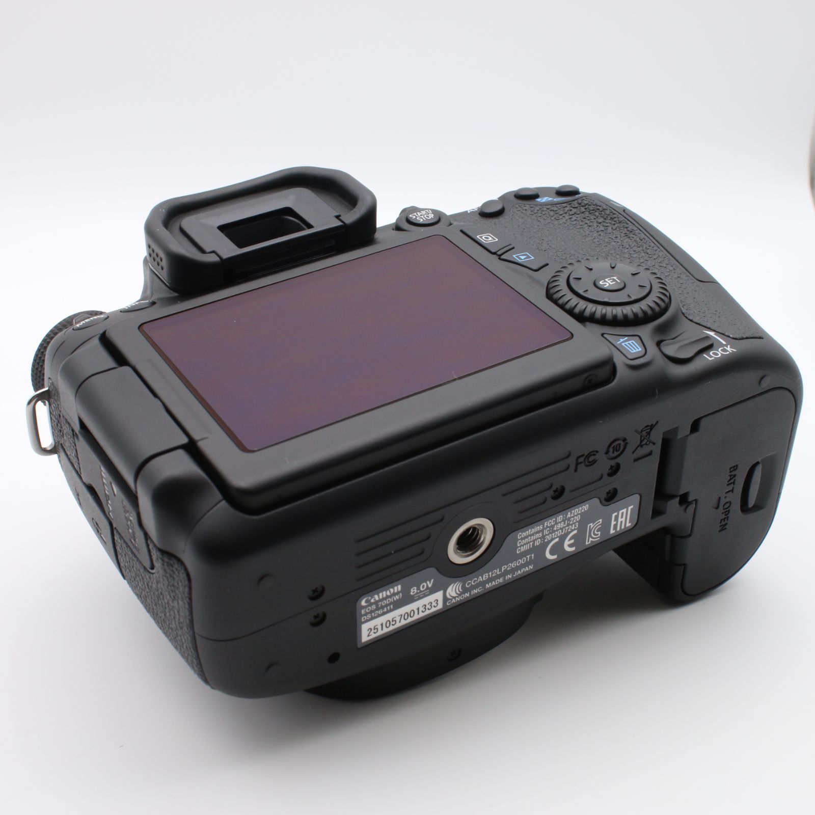 ほぼ新品】 Canon EOS 70D レンズキット EF-S 18-135mm F3.5-5.6 IS ほぼ新品】 Canon EOS 70D レンズキット EF-S 18-135mm F3.5-5.6 IS