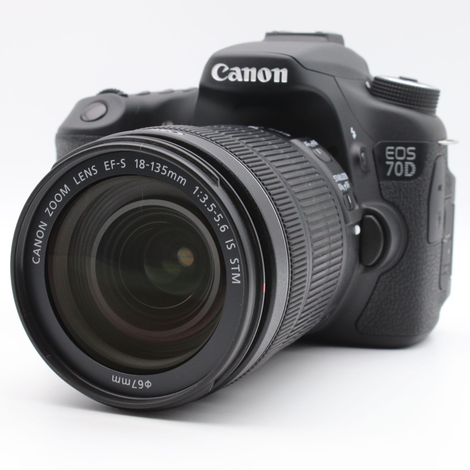 ほぼ新品】 Canon EOS 70D レンズキット EF-S 18-135mm F3.5-5.6 IS