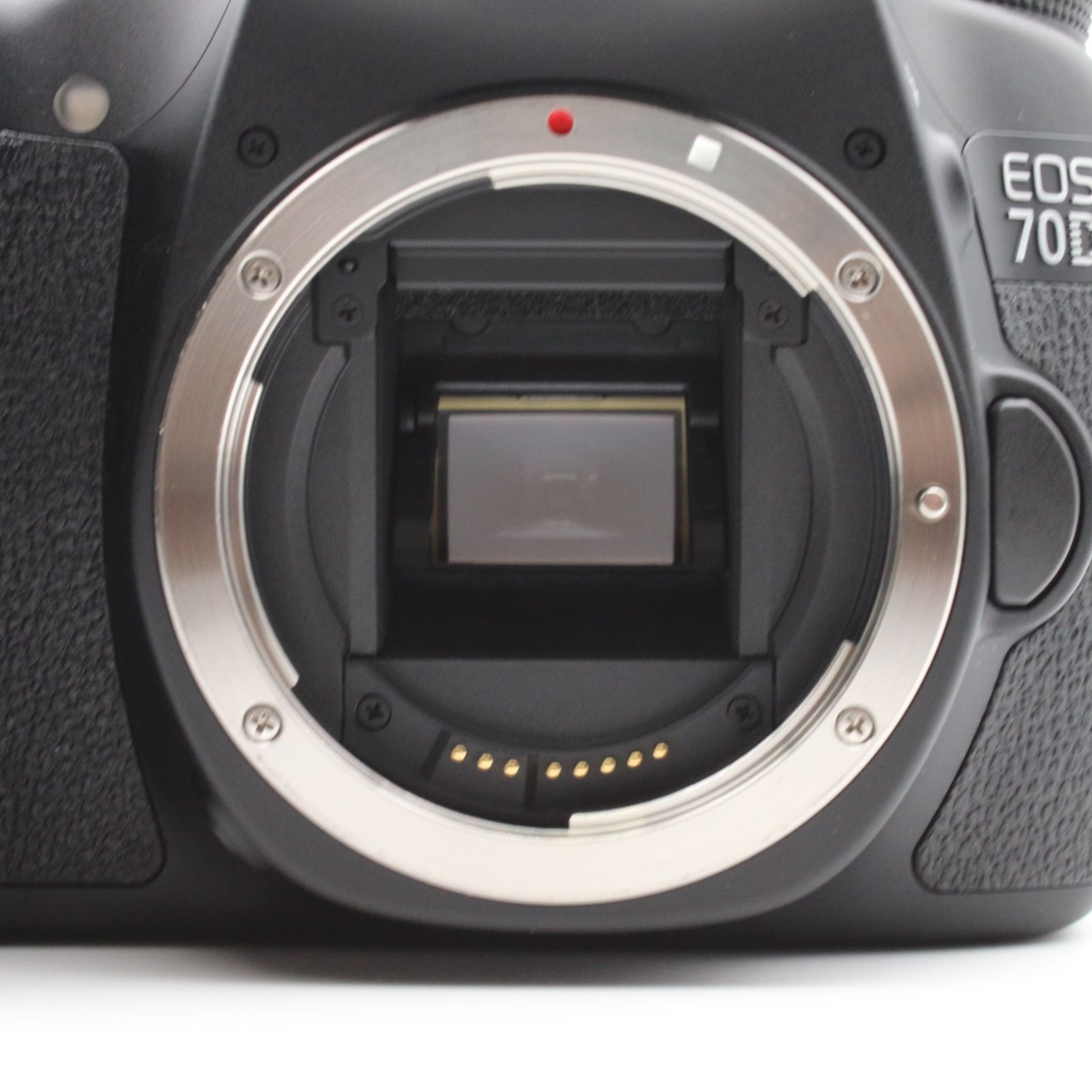 ほぼ新品】 Canon EOS 70D レンズキット EF-S 18-135mm F3.5-5.6 IS 