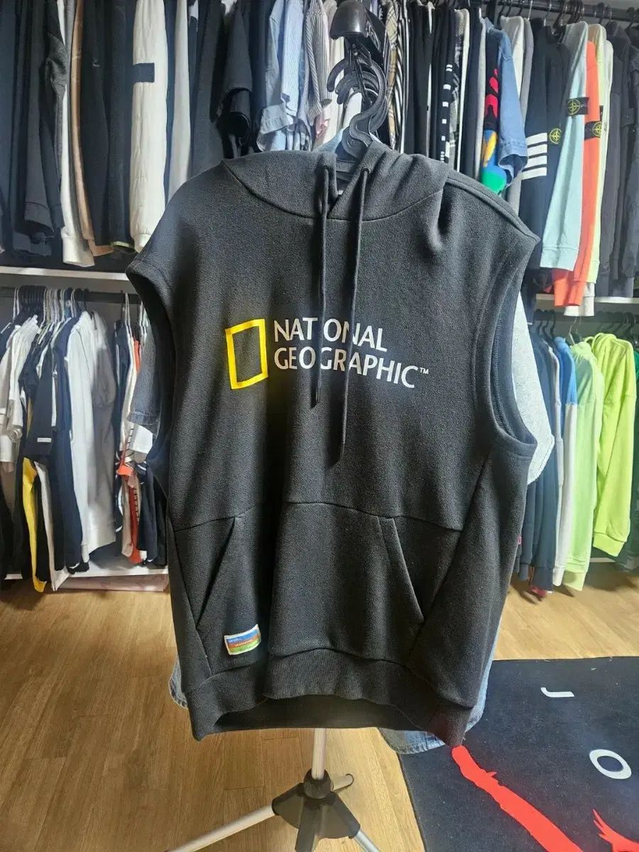 ナショナルジオグラフィック ノースリーブ（新品）ユニセックス