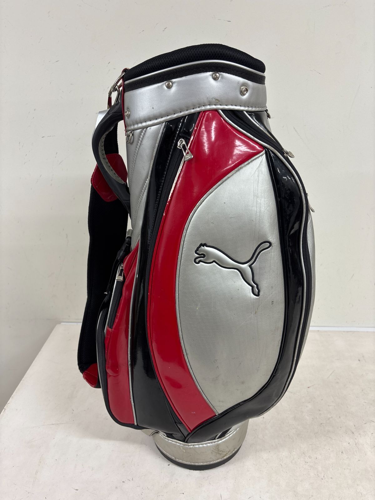 送料無料【PUMA】プーマ キャディバッグ ゴルフバッグ シルバー×レッド