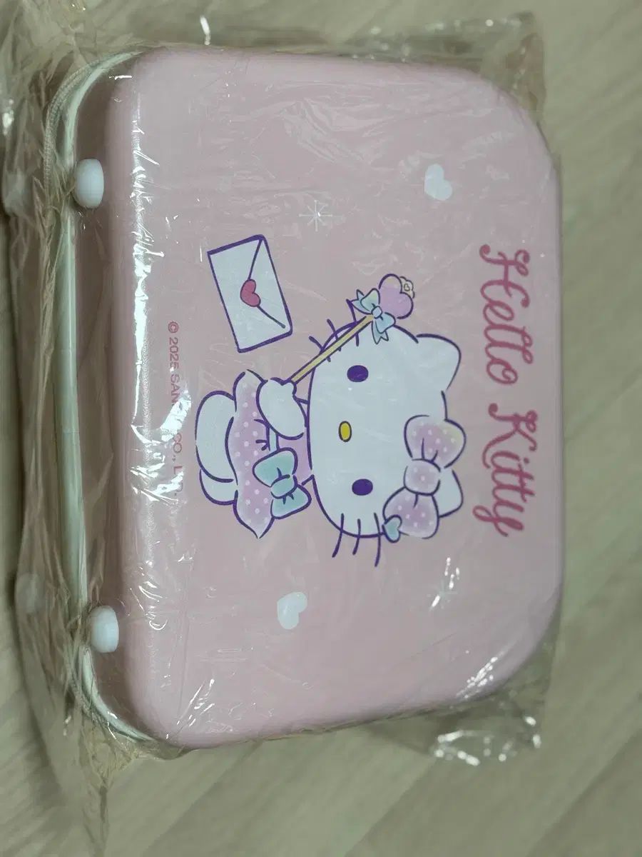 ハローキティ キャリーバッグ サンリオ サンリオ(SANRIO) : スーツ