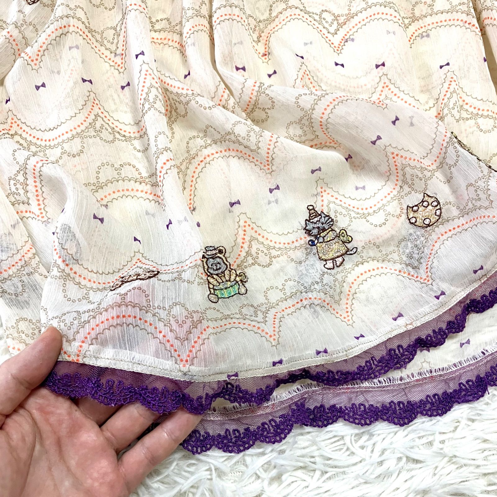 cherir la femme 刺繍入り シアー生地のシフォンブラウス バルーン 