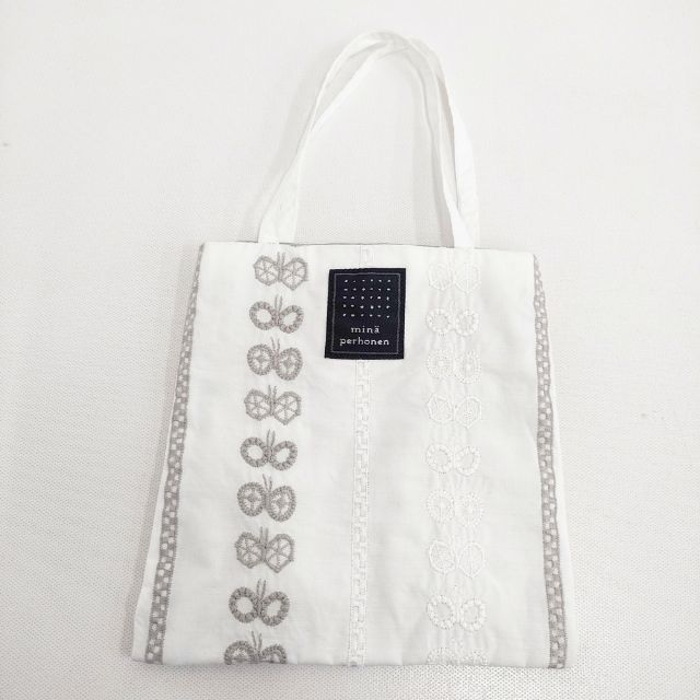 ミナペルホネン 希少 celebrate 刺繍バッグ＊最終価格 mina perhonen chiyo ミニバッグ ts9260 刺繍 トートバッグ ホワイト
