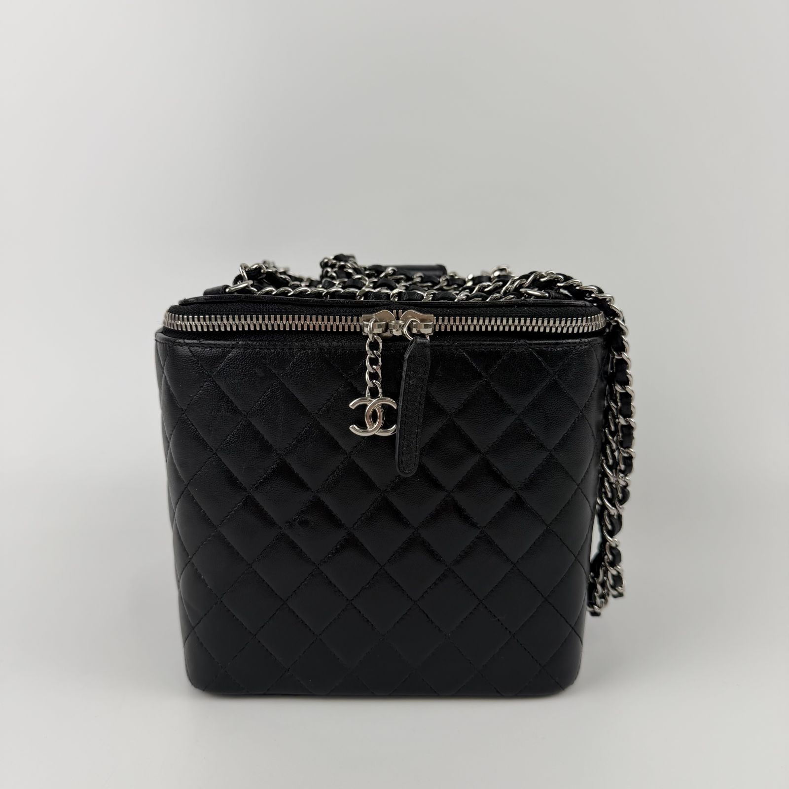 【中古】CHANEL シャネル ココマーク マトラッセ スクエア バニティバッグ ショルダーバッグ レザー ブラック 金具シルバー シール 15番台 ヴィンテージ レディース HIBUOCHI VINTAGE hboc260529a04