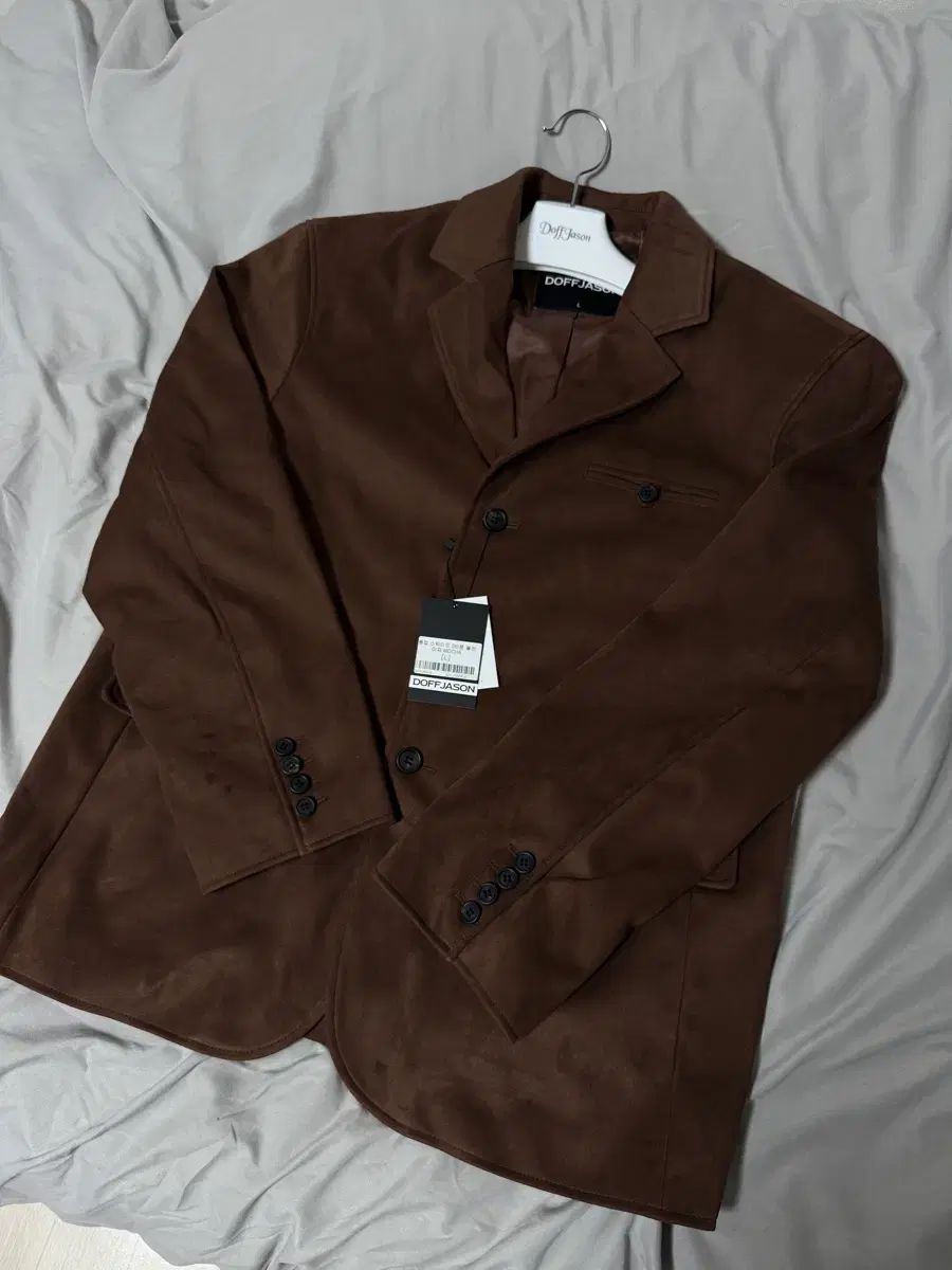 新品) DOFFJASON(ドフジェーソン) PULL UP スウェード 3ボタン ブレーザー MOCHA Lサイズ