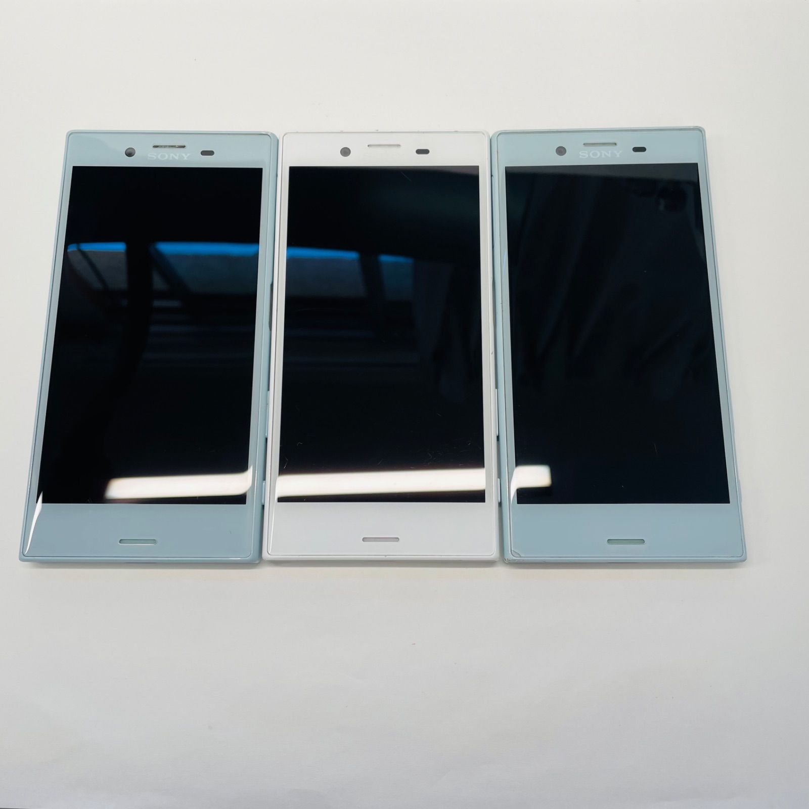 Xperia X Compact SO-02J SIMフリー 3台セット - メルカリ
