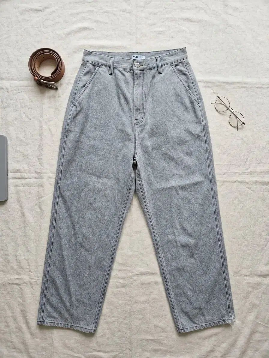 THE ILMA コットン100% ワイド フィット デニム パンツ (L サイズ)