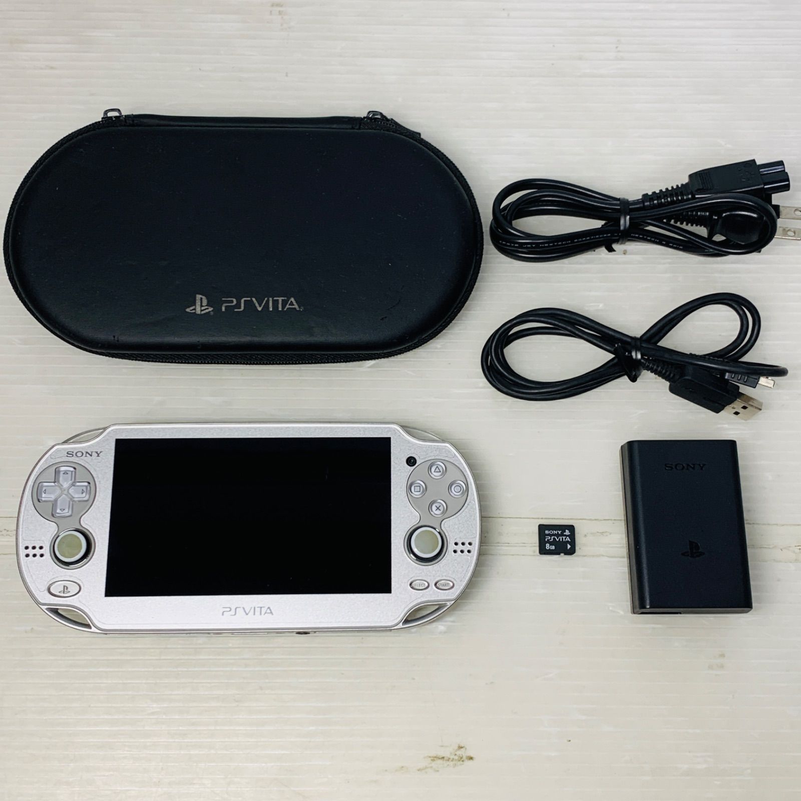 446】 PS Vita Wi-Fiモデル アイスシルバー