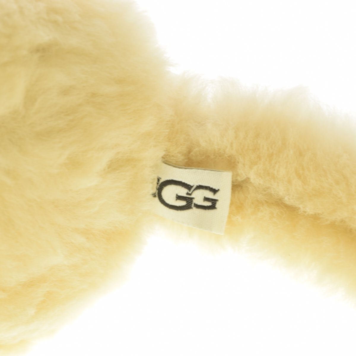 UGG】EXPOSED SHEEPSKIN EARMUFF スピーカー内蔵イヤーマフ - メルカリ