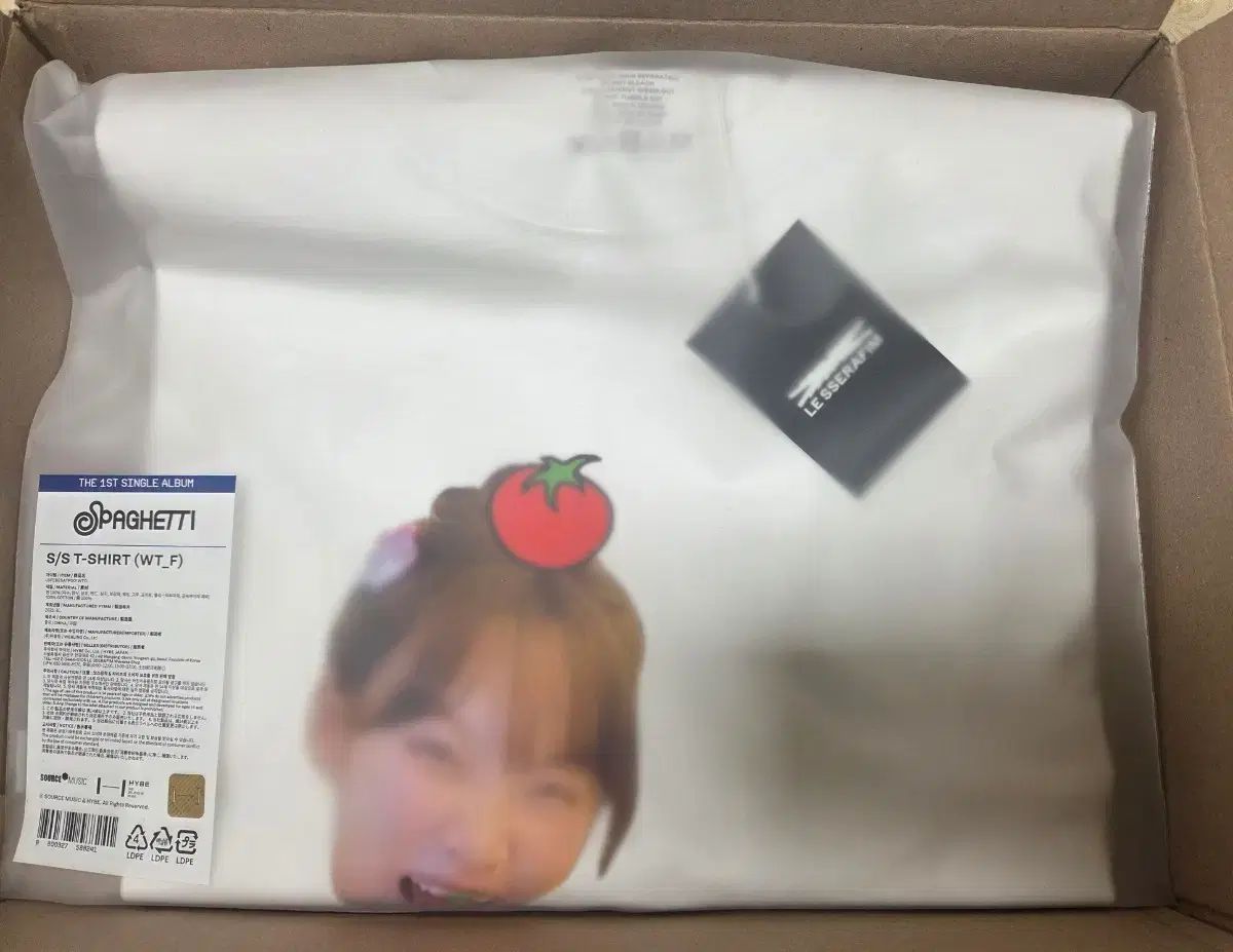 LE SSERAFIM（ルセラフィム）SPAGHETTI EAT IT UP イリラブ キム・チェウォン(KIM CHAEWON) Tシャツ