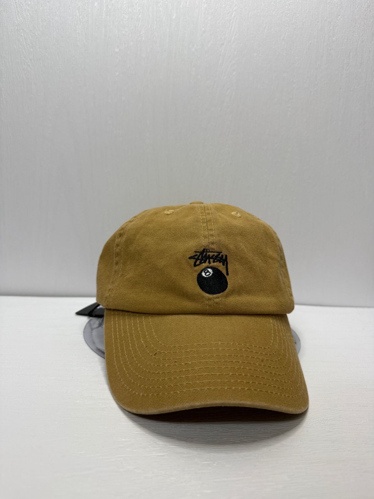 STUSSY 8ボール ストラップバックキャップ ブラウンカラー