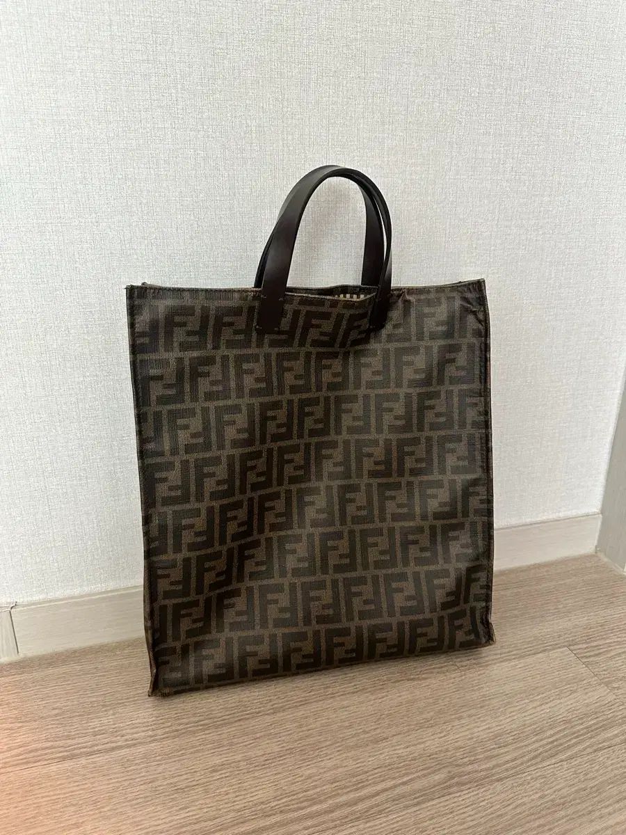 フェンディ ズッカ トートバッグ